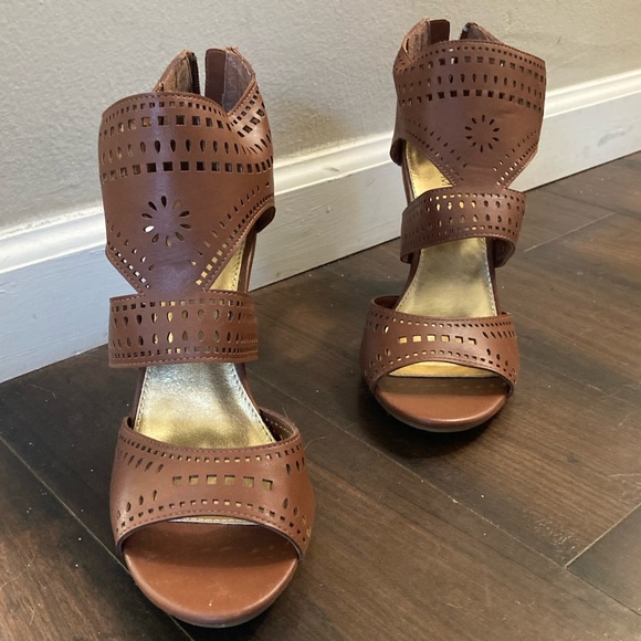 Rampage size 9 high heels, like new. - Picture 2 of 5